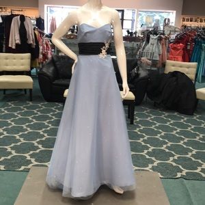 Size 4 Disney Fairytale Weddings dress nwt